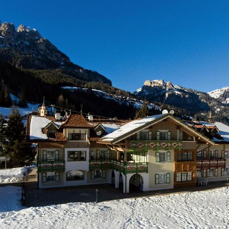 Residence Holiday Pozza di Fassa Exterior foto